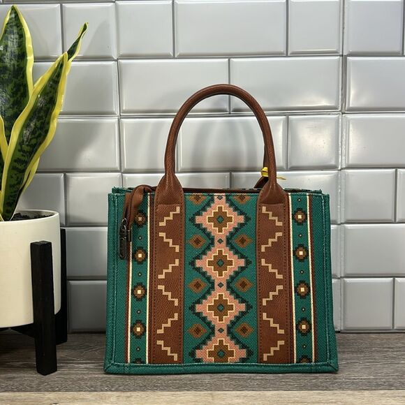 NWT Wrangler tote - Picture 2 of 5